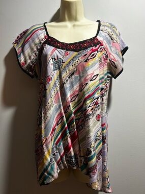 Nostalgia Multicolor Printed Flutter Sleeve Tunic with Black Trim
